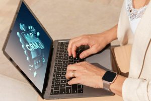 Tłumaczenia w erze sztucznej inteligencji - szansa czy zagrożenie dla profesjonalistów?