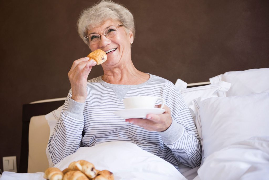 Senior nie chce jeść – jak rozpoznać niedożywienie i jak reagować? Praktyczny poradnik dla opiekunek w Niemczech